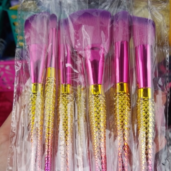 NEW Large 7 piece Mermaid makeup brush set - Picture 6 of 6